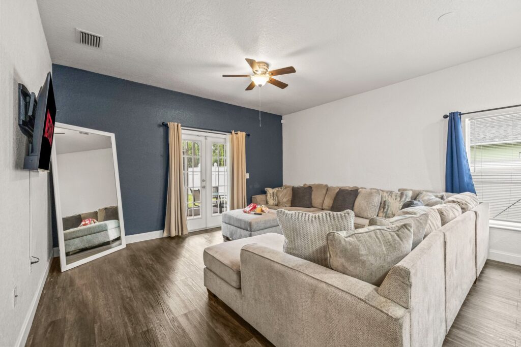 19_3016 e chelsea st-22