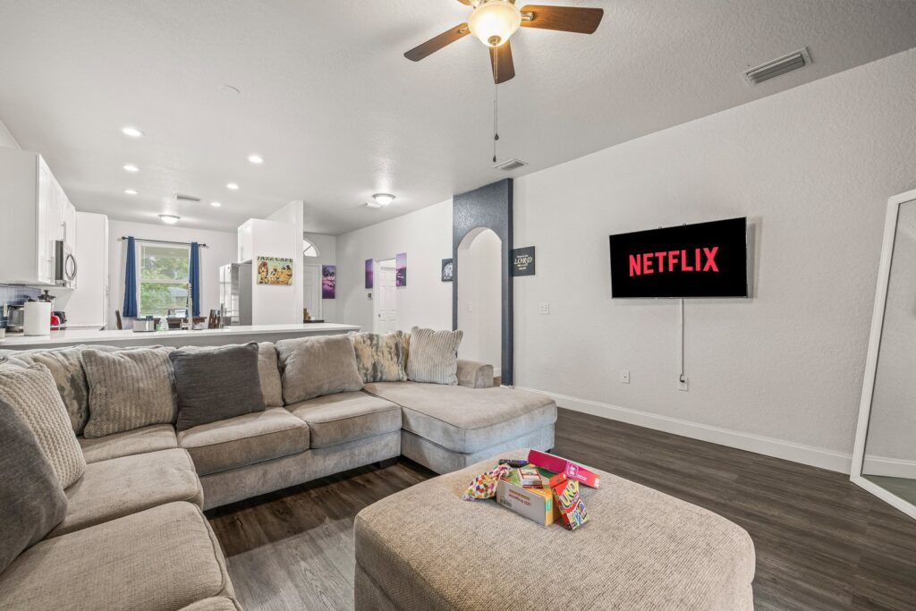 22_3016 e chelsea st-23